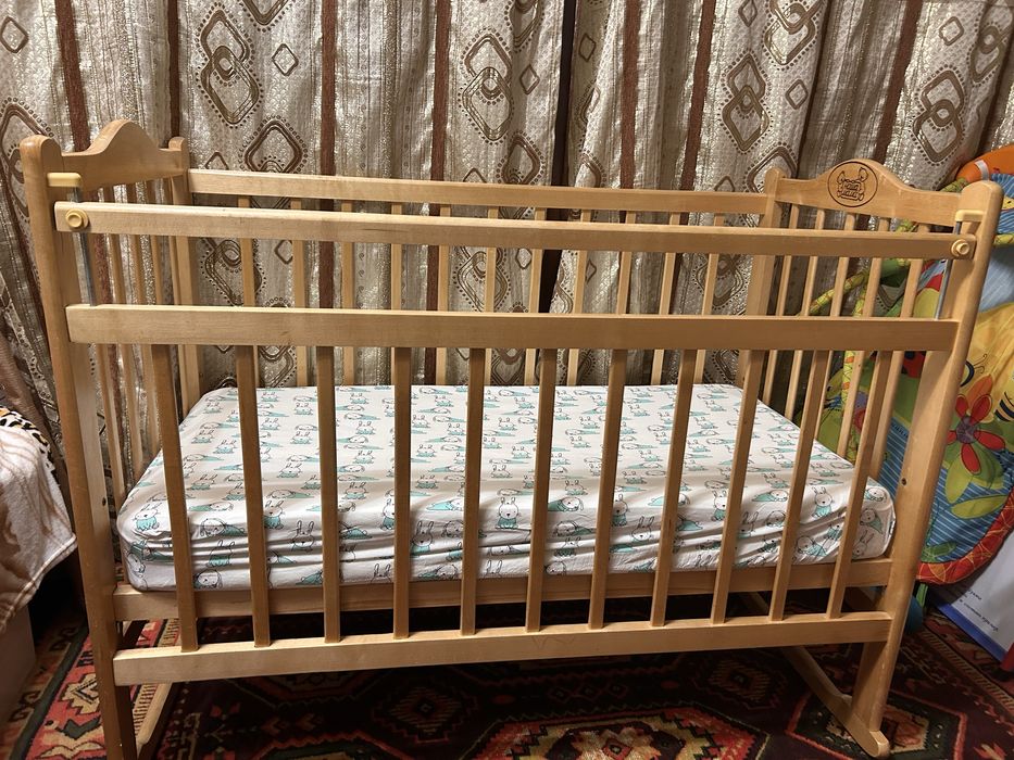 Продам кроватку Наша мама
