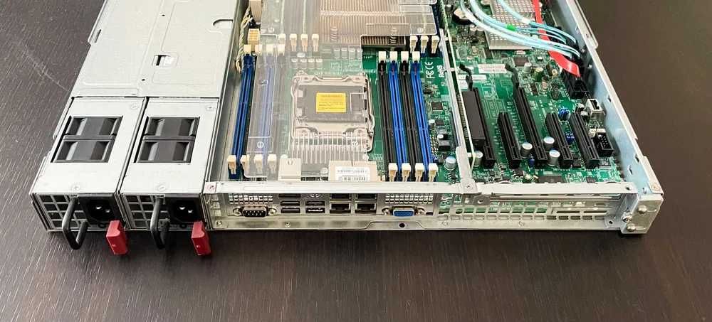 Server Supermicro, surse redundante