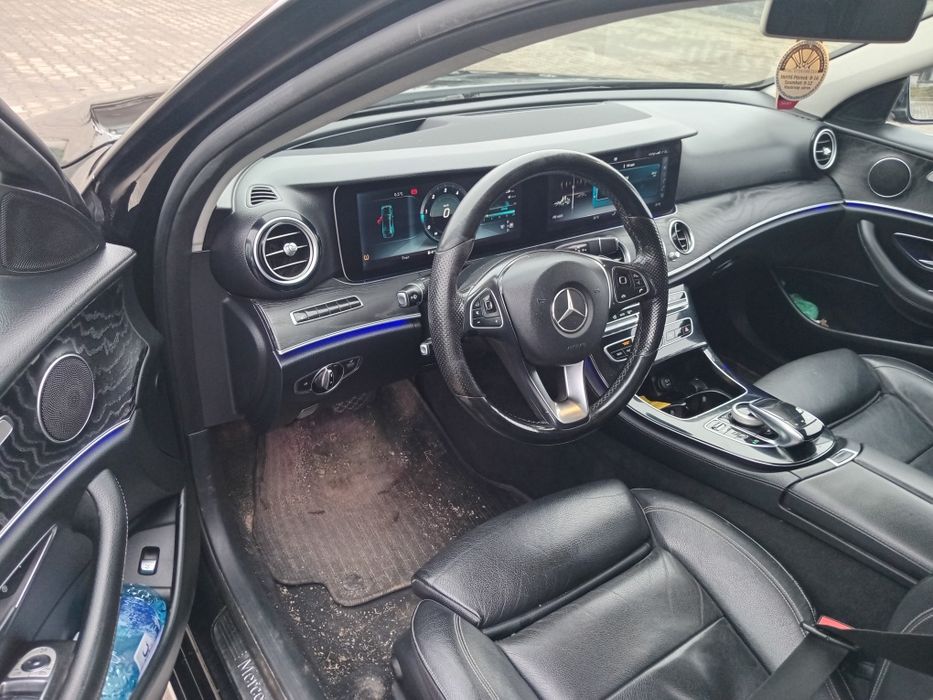 Mercedes Benz E220D