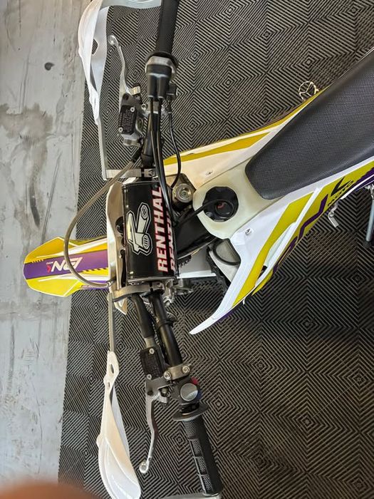 Motocross 250cc 4 timpi 44 cai putere BnK injectie Posibilitate rate si transport în toată țara