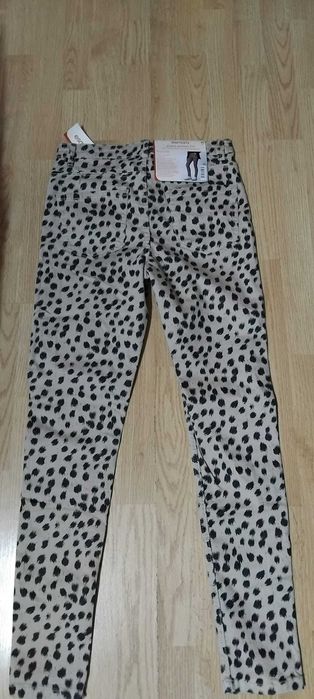 Blugi dama imprimeu leopard,marime M/40,noi