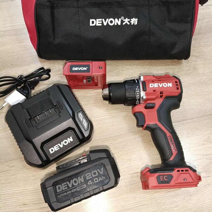 Мощный шуруповерт Devon