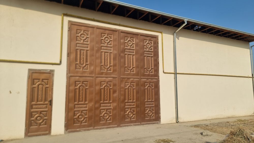 Ишлаб чикаришга мулжалланган база арзон нархда зудлик билан сотилади