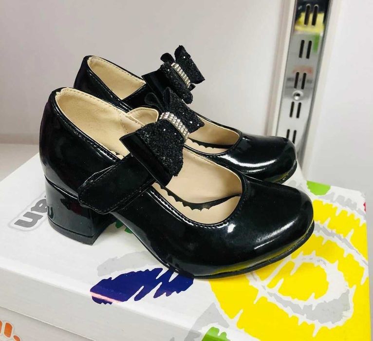 Обувки с токче размери 26-36