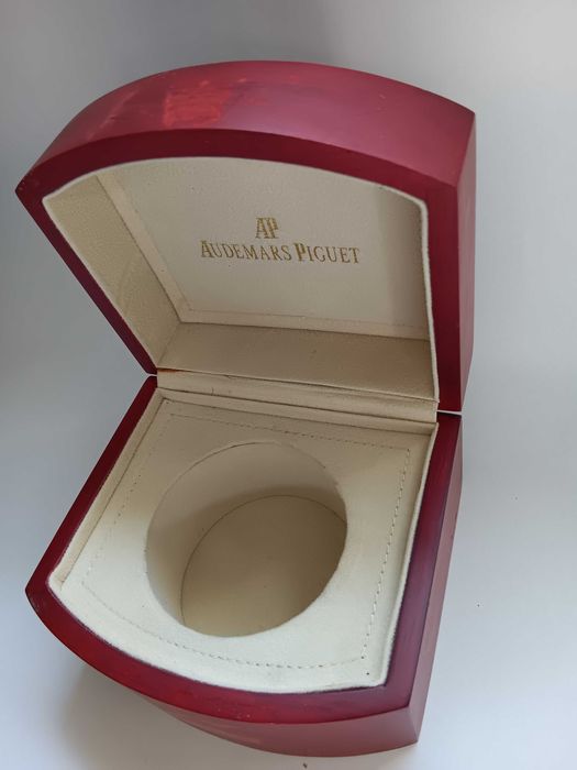 cutie pentru ceas Audemars Piguet ,AP , Originala