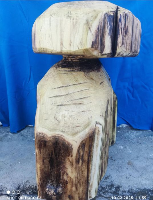 Дървен стол -табуретка