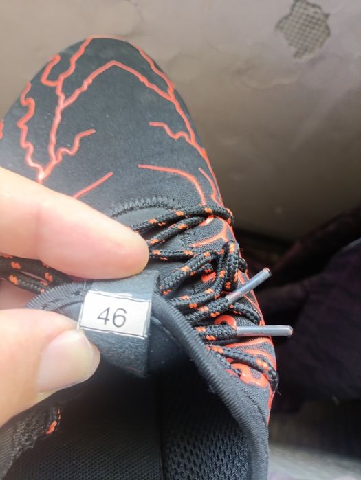 Спортни обувки много елегантни