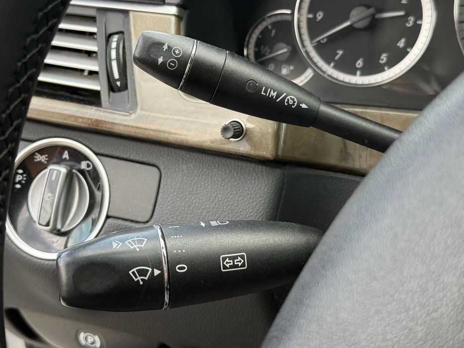Mercedes-Benz E 350 Бензин* 2012г* АВТОМАТИК*