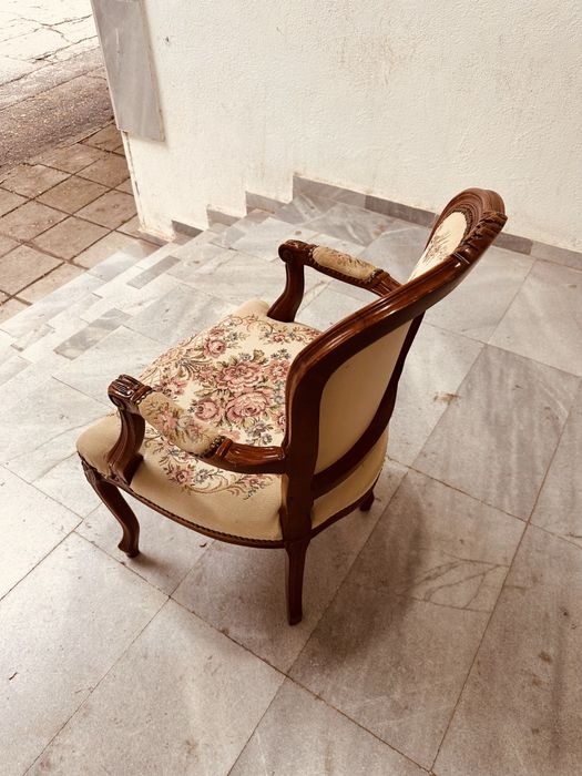 Винтидж фотьойл в стил Louis XV (рококо) – масивно дърво