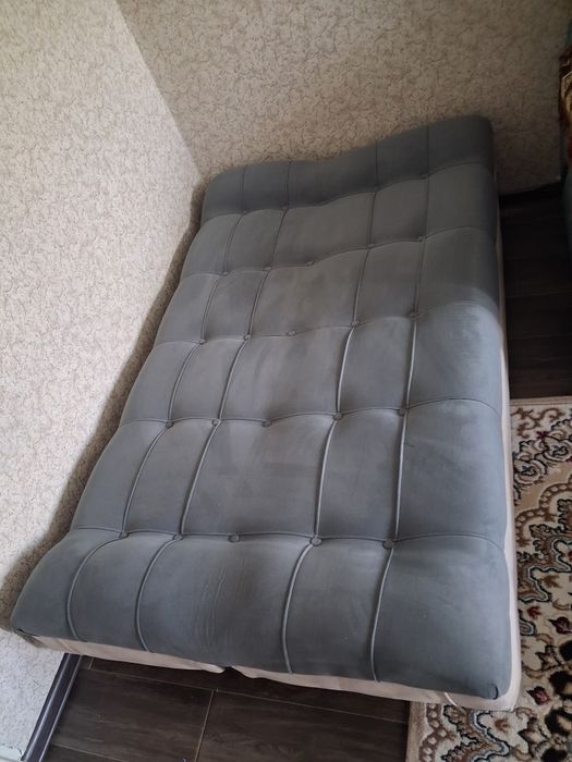 Продам диванчик.