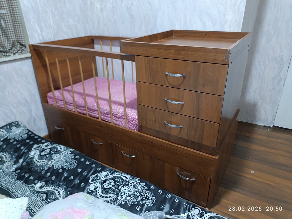 Детская кроватка