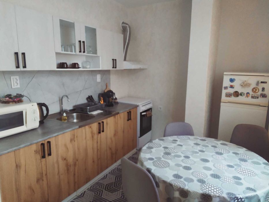 Нощувки в тристаен апартамент център