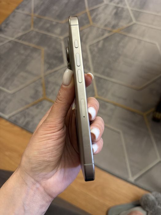 Iphone 16 pro на запчасти