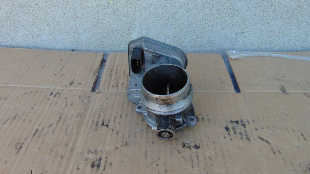 Clapeta acceleratie BMW Seria 1 E87 2.0 diesel an 2009 cod 780437301