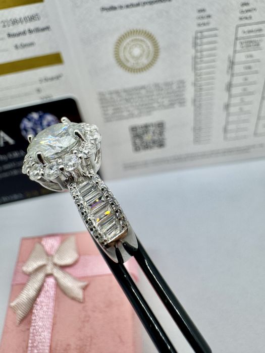 Сребърен пръстен с мойсанит (Диамант) 2 карата