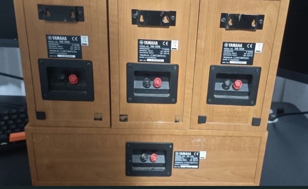 Receiver YAMAHA RX-V795 + boxă centrală și trei sateliți