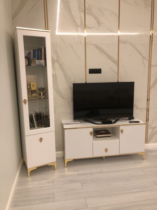 Шкаф-пенал и тв тумба