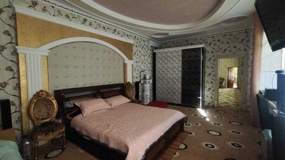 Xovli uy sotiladi Jalair