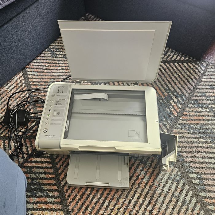 многофункционалния мастиленоструен принтер HP DeskJet F4280