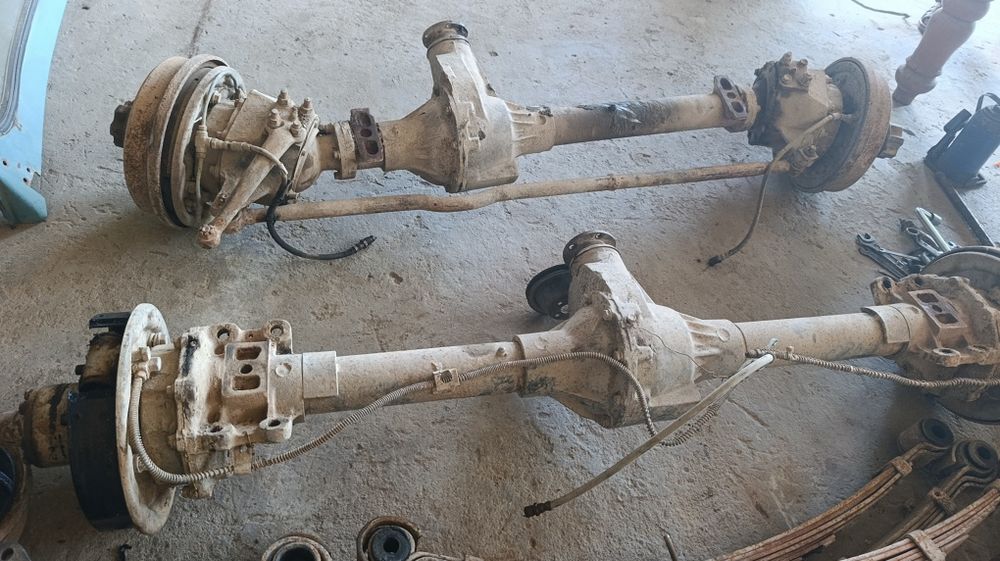 UAZ Zadni mos peredok sotiladi