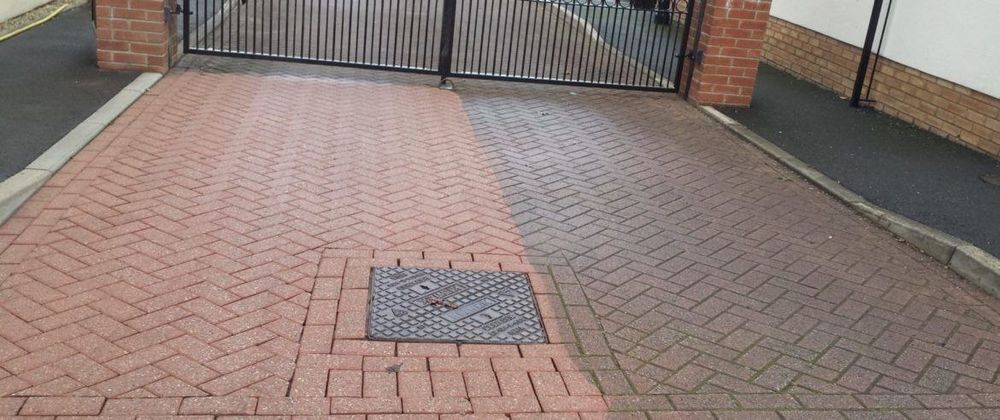 Мойка фасадов и тротуарной плитки!