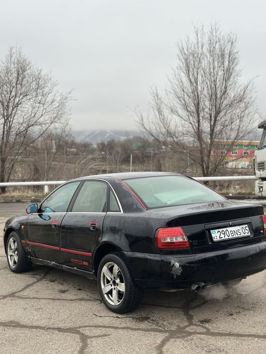 Продам Audi a4 .
