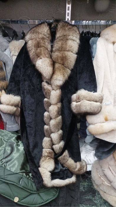 Palton din blana Alcantara cu blana de vulpe polara la 1399 lei