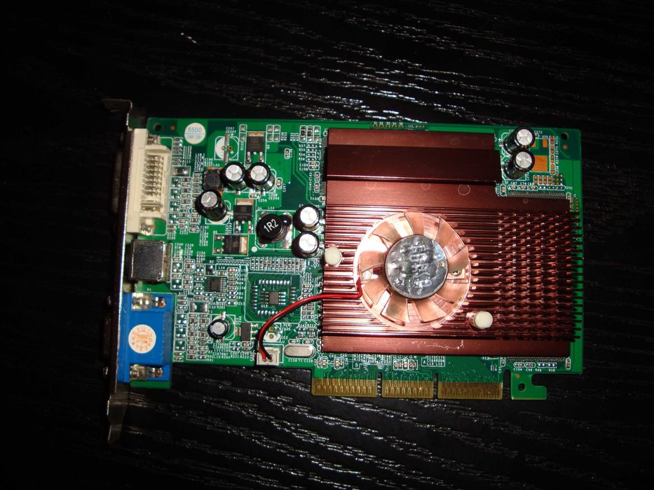 Placa video Forsa Nvidia FX 5500 256 Mb DDR AGP 4x / AGP 8x colectie