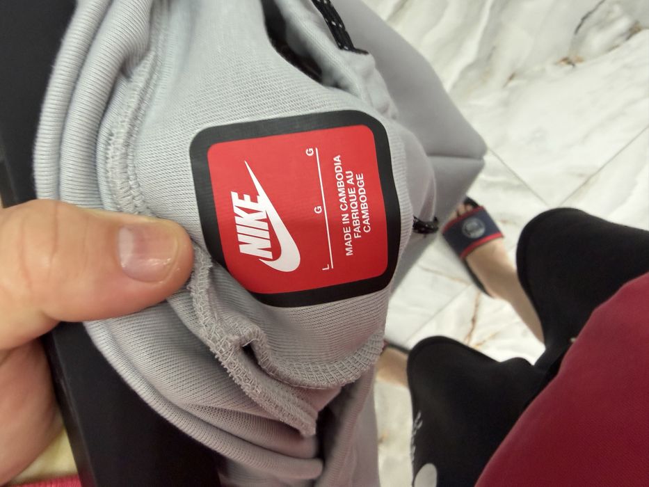 Pantaloni nike tech marimea L