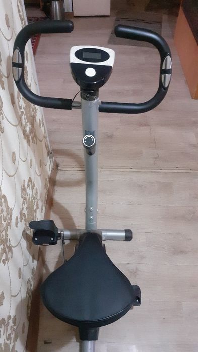 Велотренажер продам