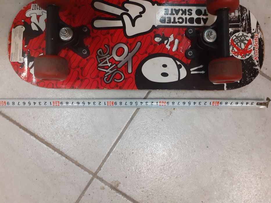 Малък скейтборд с красива щампа,добро състояние