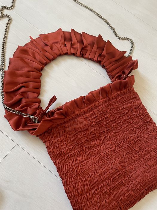 Чисто нова бонбонеста рющеста чанта Zara