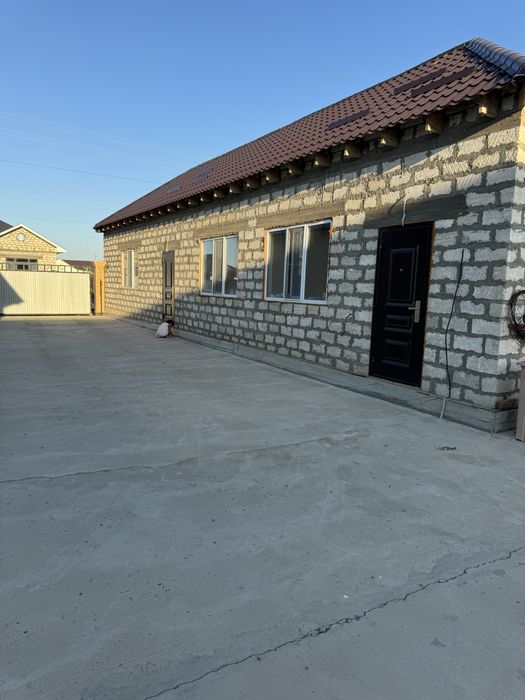 Продам дом 15*12 и с летной кухной с гаражем 18*5