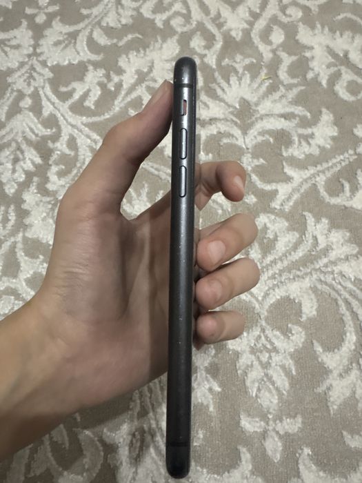 Айфон 11 в хорошем состоянии