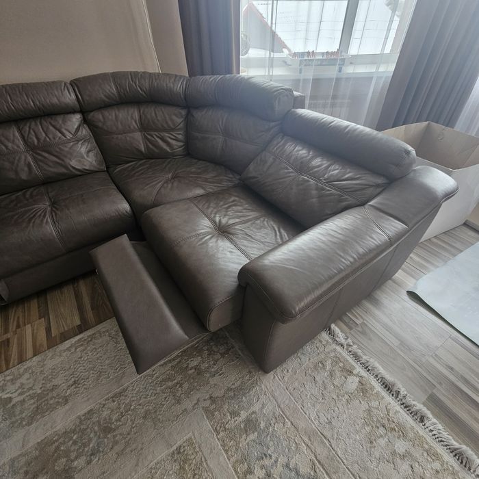 Диван кожаный угловой