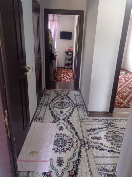 Uy sotiladi Yangi hayot tumani 1-qavvatda 3 xonali uy sotiladi