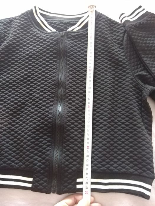 Дамски спортно тънко яке