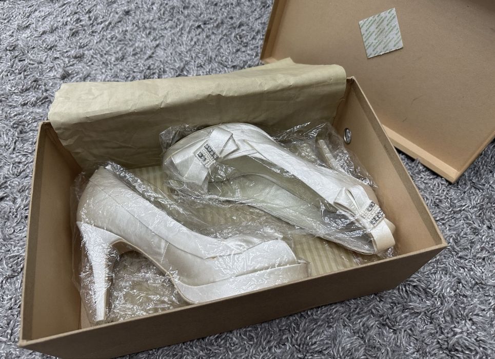 Продам новые туфли