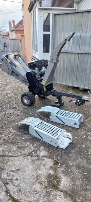 Tocatoare crengi,resturi vegetale