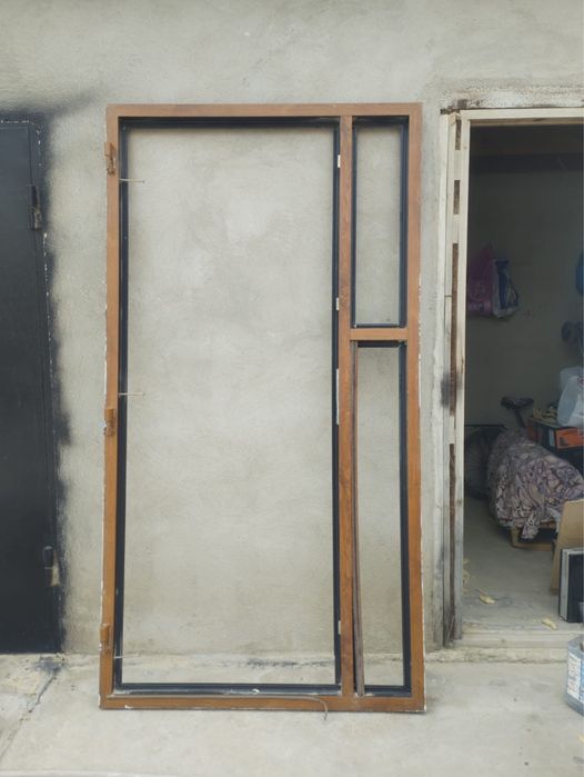 Продается пластиковый дверь
