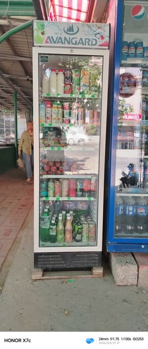 Холодильник, витрина, оборудование для магазина