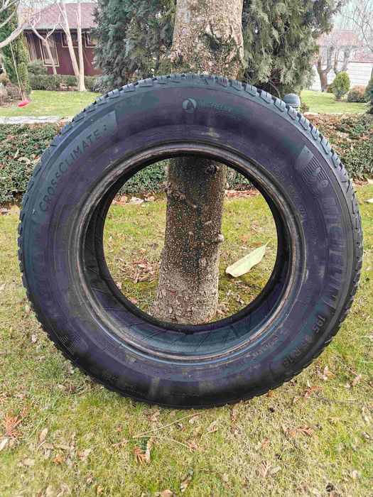 продавам 4бр.гуми mishelin crossclimate2 195/65/15 всесезони карани4м.