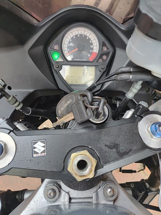 Suzuki.   SV 1000 S