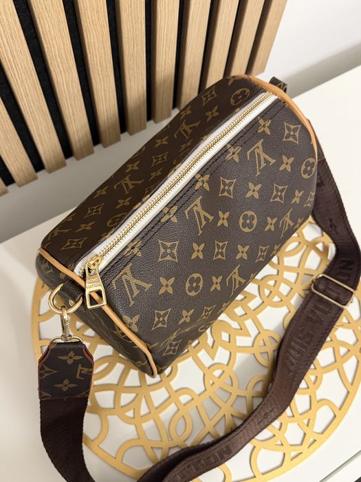Geanta Luis Vuitton medie unisex incapatoare de umar