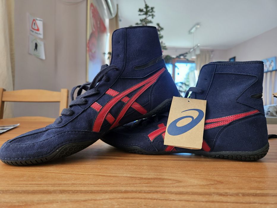 Японски Asics борцовки 2 модела