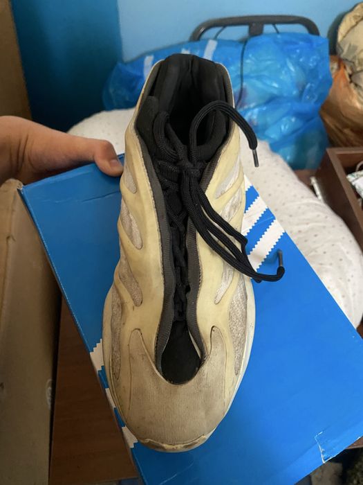 Продам адидас кросовки