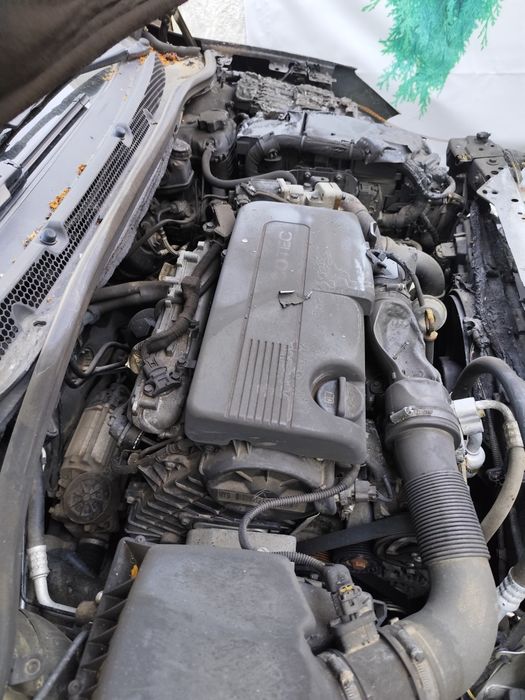 Vând Opel Astra J Sports Tourer 2010 – avariat incendiu – pentru piese sau dezmembrări