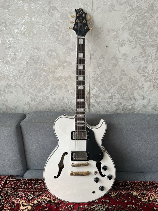 Электрогитара Greg Bennett royale