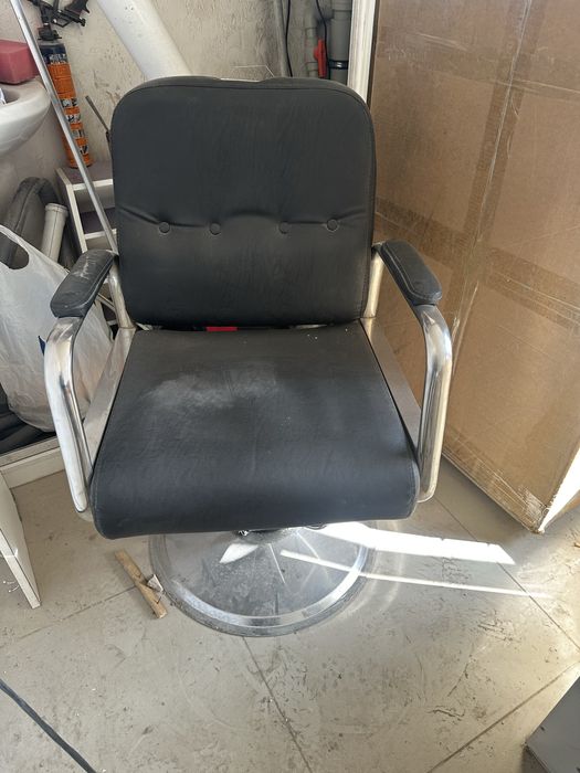 Срочно продаётся парикмахерское оборудование