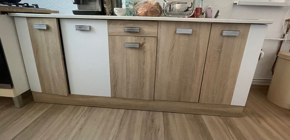 Mobilă de bucătărie utilizată